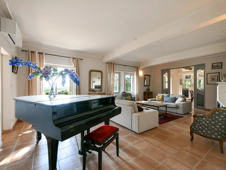 Villa for Sale in Uzes, Uzes Area 4