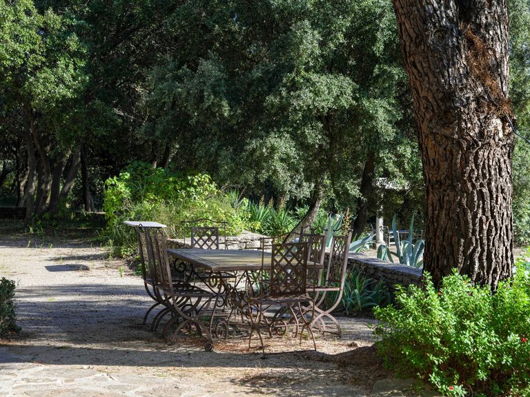 Villa for Sale in Uzes, Uzes Area 8
