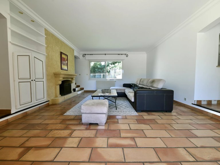 Villa for Sale in Uzes, Uzes Area 2