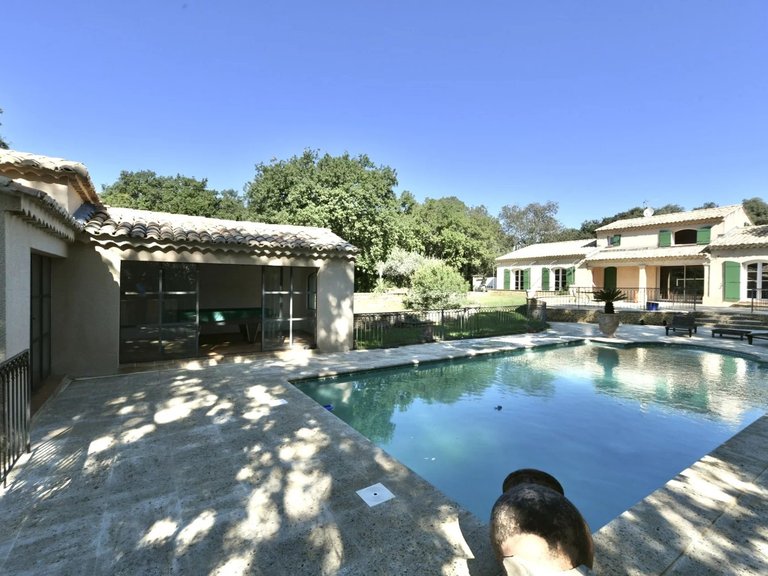 Villa for Sale in Uzes, Uzes Area 12