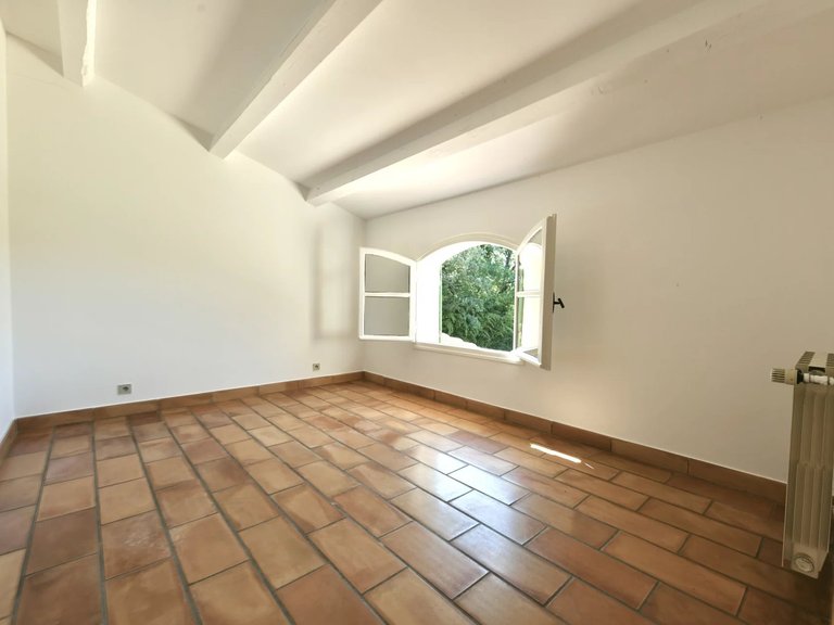 Villa for Sale in Uzes, Uzes Area 18