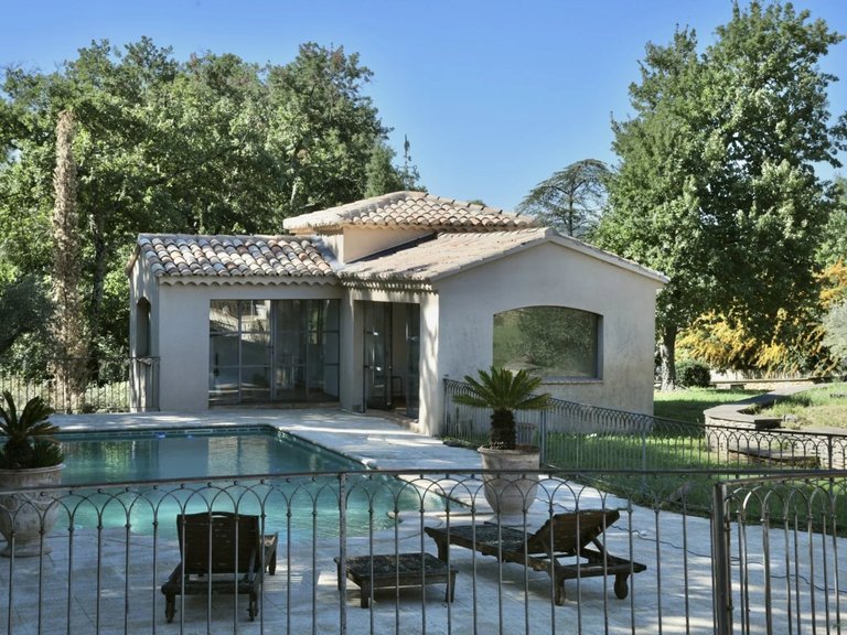 Villa for Sale in Uzes, Uzes Area 7