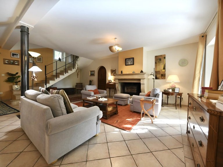 Villa for Sale in Uzes, Uzes Area 4
