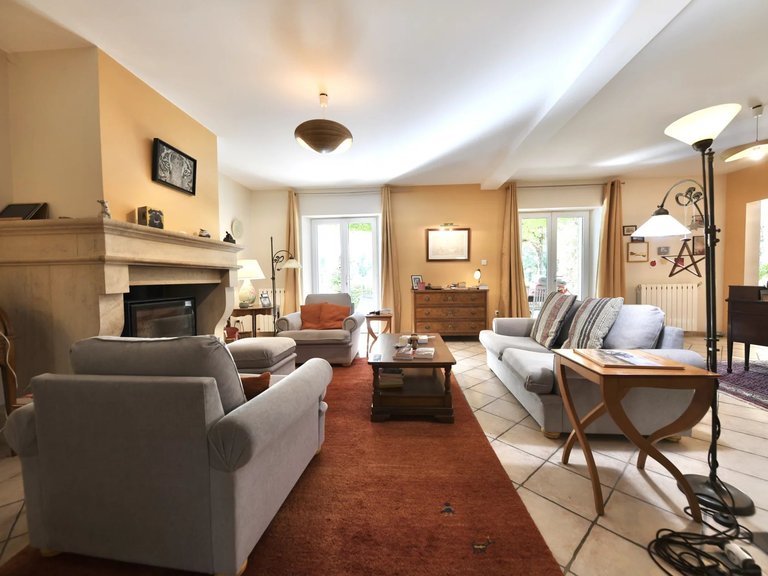 Villa for Sale in Uzes, Uzes Area 5