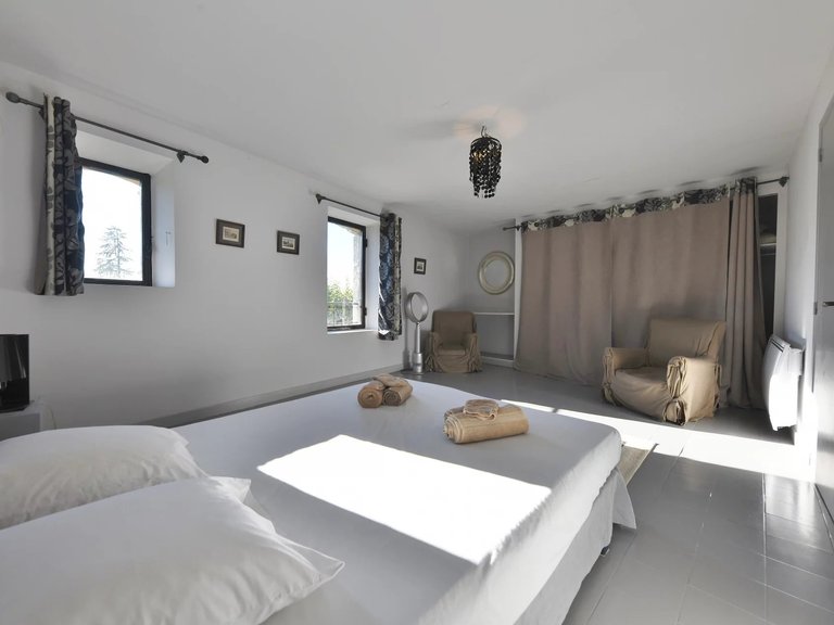 Villa for Sale in Uzes, Uzes Area 14