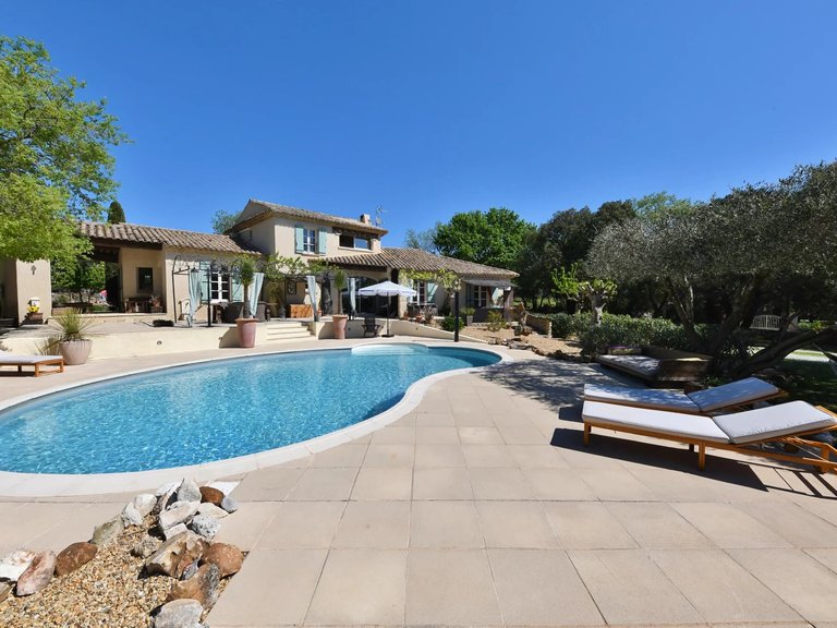 Villa for Sale in Uzes, Uzes Area 11