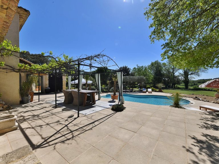Villa for Sale in Uzes, Uzes Area 3