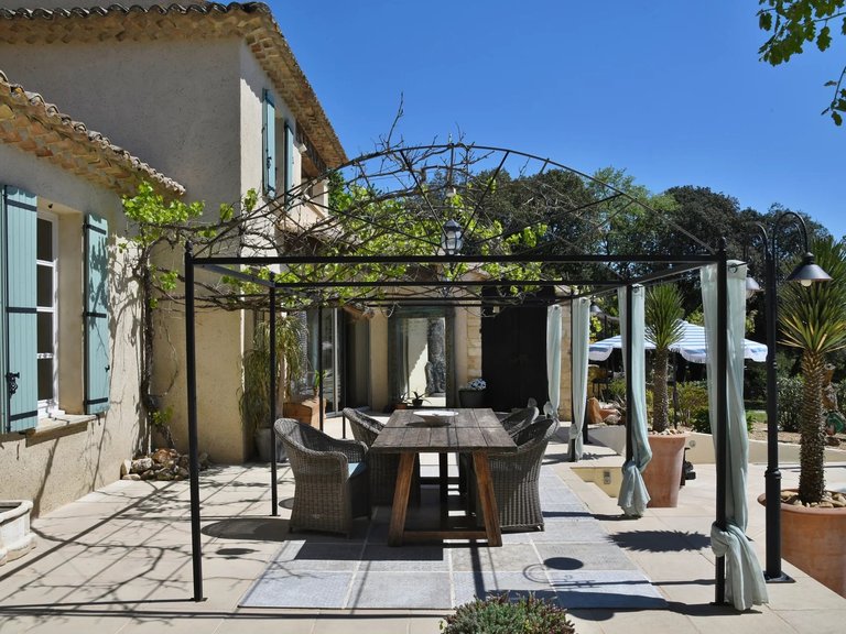 Villa for Sale in Uzes, Uzes Area 5