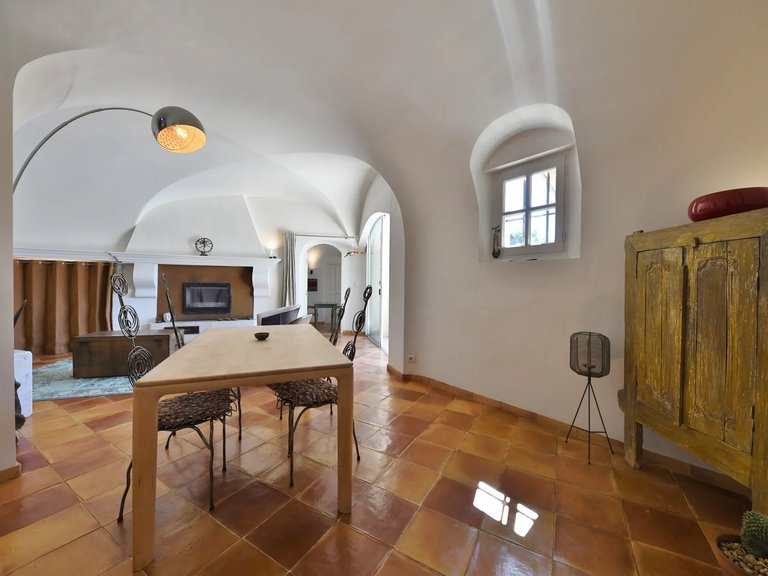 Villa for Sale in Uzes, Uzes Area 9
