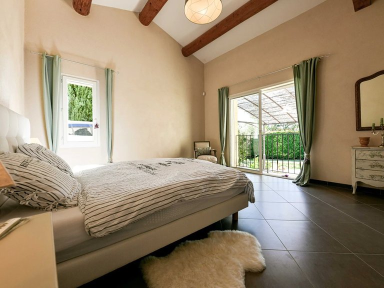 Villa for Sale in Uzes, Uzes Area 14