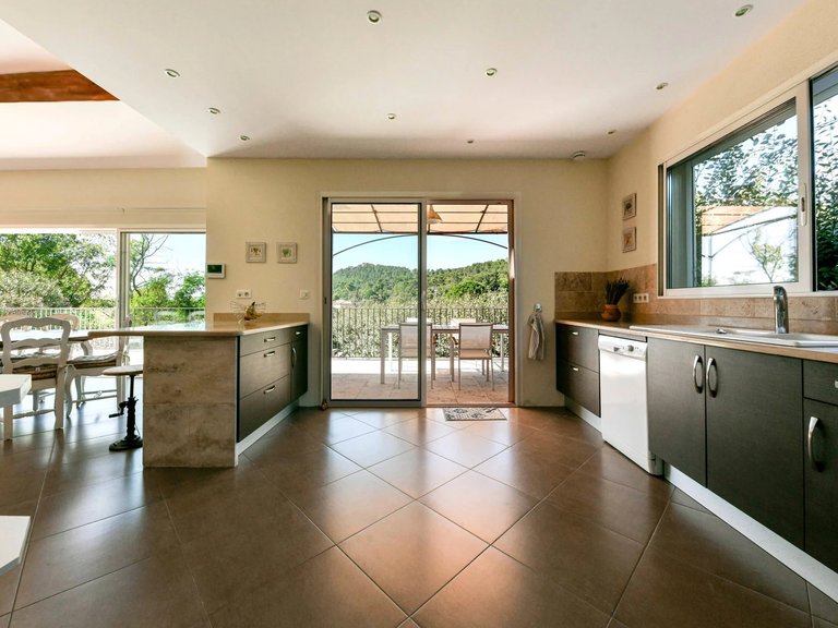 Villa for Sale in Uzes, Uzes Area 5