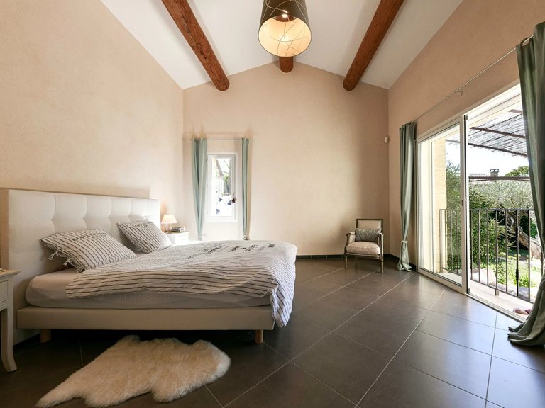 Villa for Sale in Uzes, Uzes Area 9