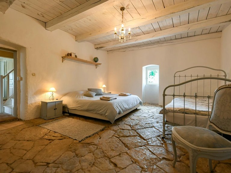 Villa for Sale in Uzes, Uzes Area 13