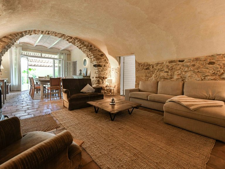 Villa for Sale in Uzes, Uzes Area 5