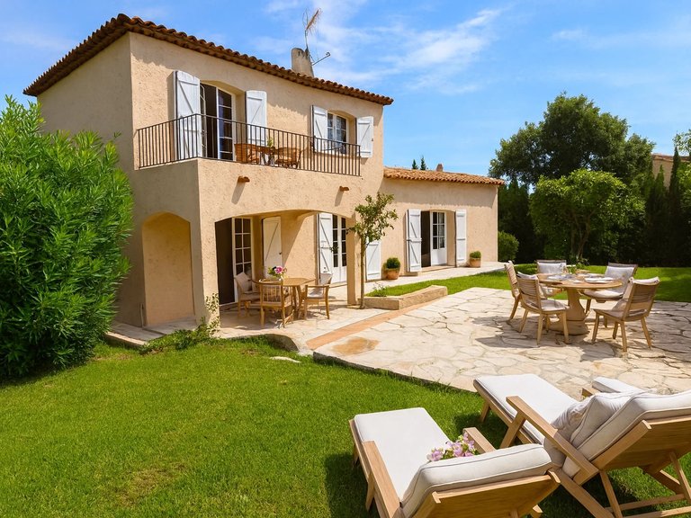 Villa for Sale in Mandelieu La Napoule, Cannes Area 1