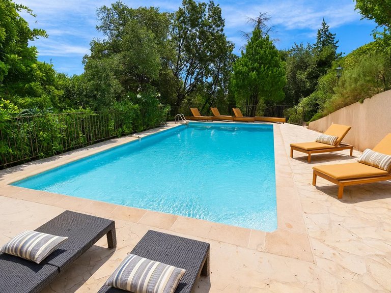 Villa for Sale in Mandelieu La Napoule, Cannes Area 2