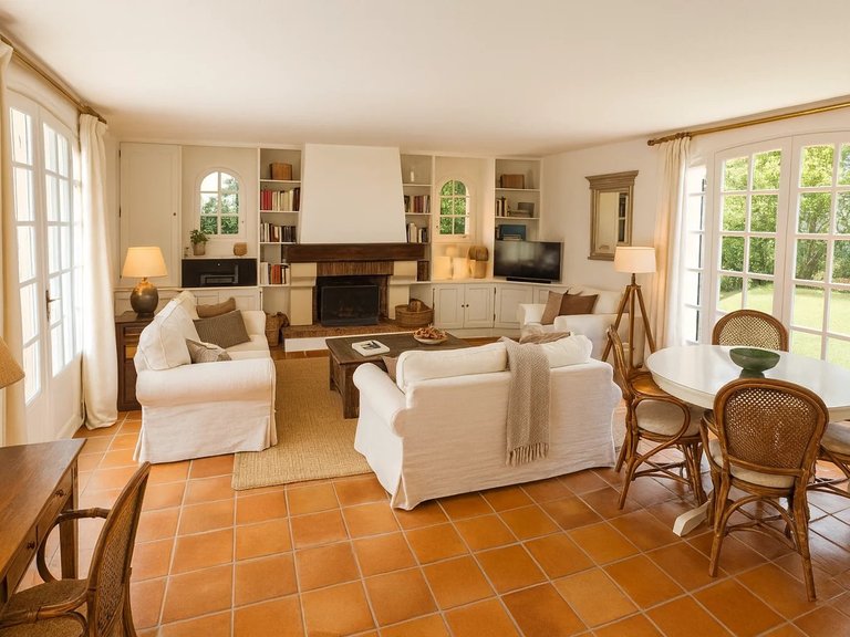 Villa for Sale in Mandelieu La Napoule, Cannes Area 4