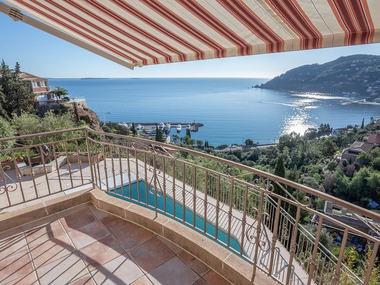 Villa for Sale in Theoule Sur Mer, Cannes Area 12