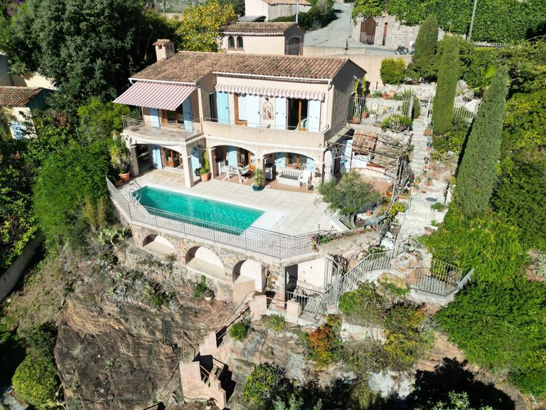 Villa for Sale in Theoule Sur Mer, Cannes Area 13