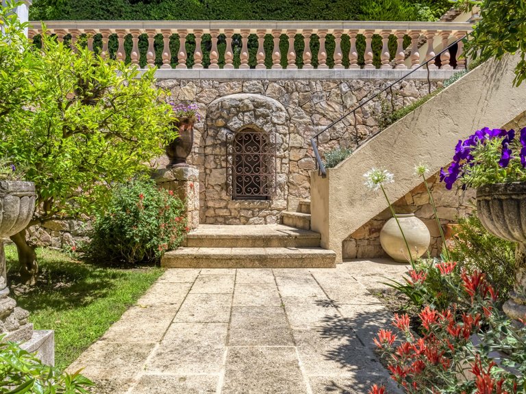 Villa for Sale in Le Cannet, Cannes Area 6
