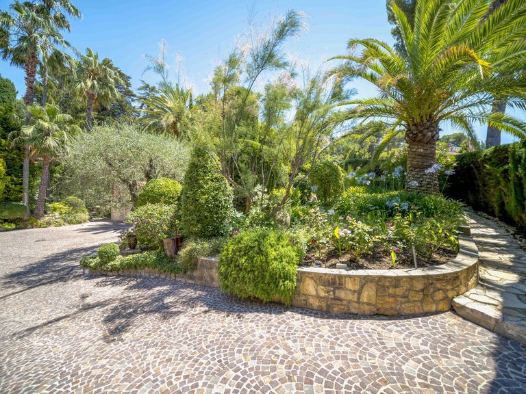 Villa for Sale in Le Cannet, Cannes Area 10