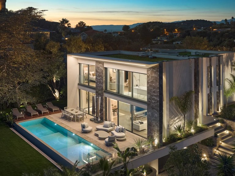 Villa for Sale in Cannes, Cannes Area 1