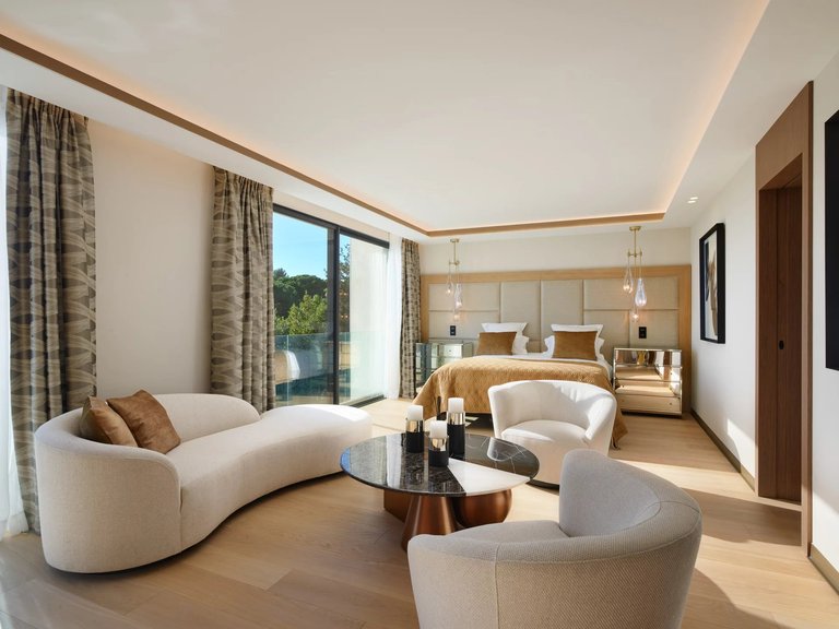 Villa for Sale in Cannes, Cannes Area 13