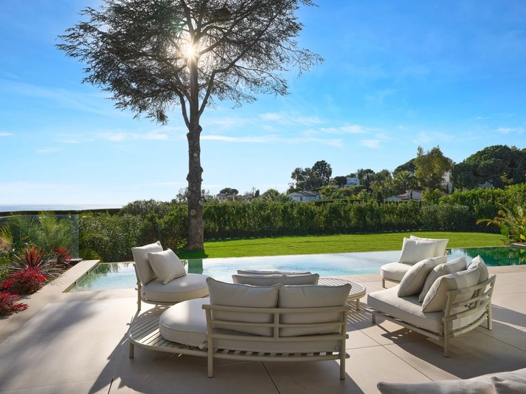 Villa for Sale in Cannes, Cannes Area 6