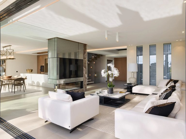 Villa for Sale in Cannes, Cannes Area 8