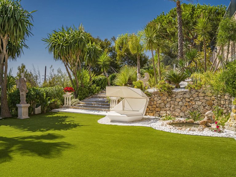 Villa for Sale in Cannes, Cannes Area 12