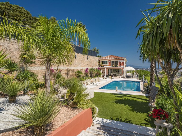 Villa for Sale in Cannes, Cannes Area 15
