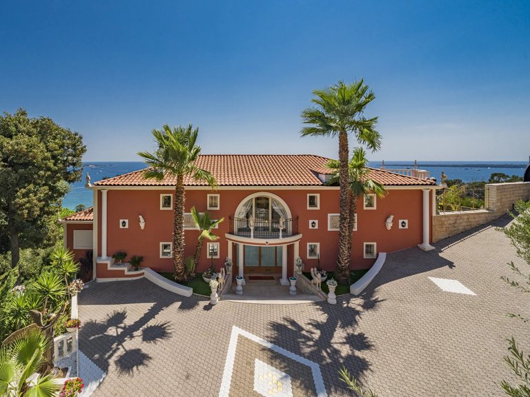 Villa for Sale in Cannes, Cannes Area 5
