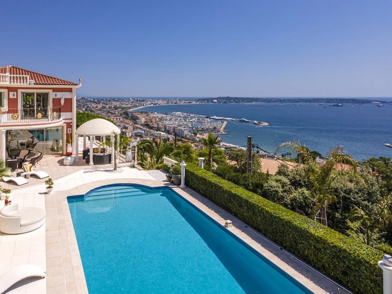 Villa for Sale in Cannes, Cannes Area 6