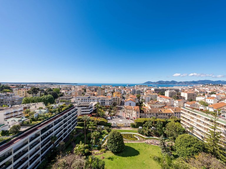 Apartment for Sale in Cannes, Cannes Area 2