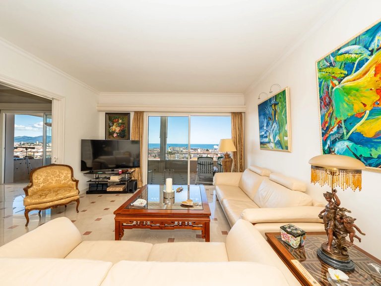 Apartment for Sale in Cannes, Cannes Area 4