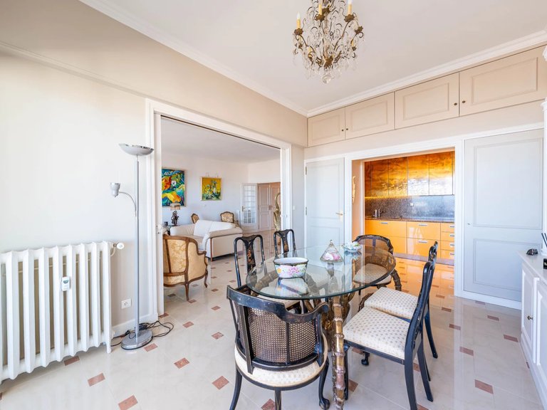 Apartment for Sale in Cannes, Cannes Area 8