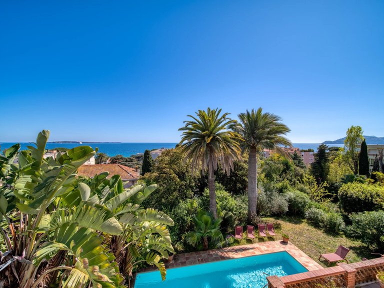 Villa for Sale in Cannes, Cannes Area 2