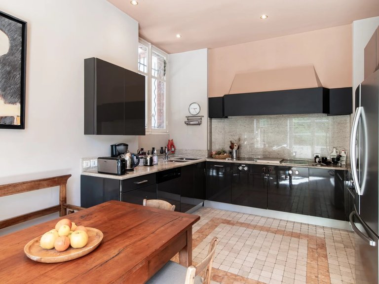 Villa for Sale in Cannes, Cannes Area 9