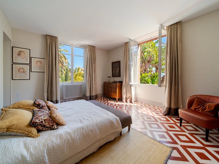 Villa for Sale in Cannes, Cannes Area 10