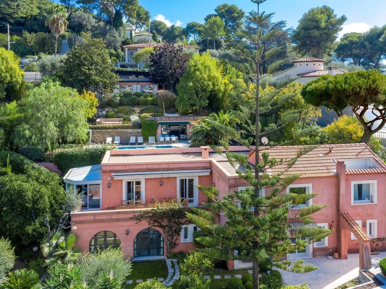 Villa for Sale in Cannes, Cannes Area 1