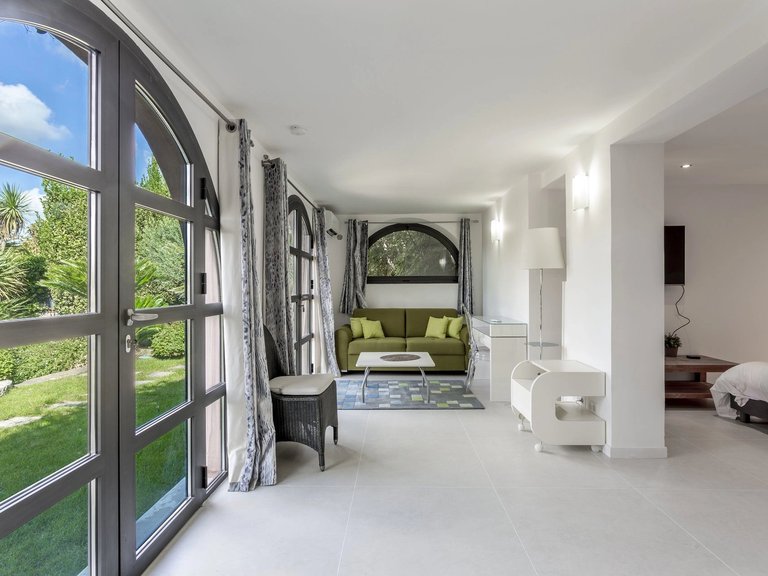 Villa for Sale in Cannes, Cannes Area 13