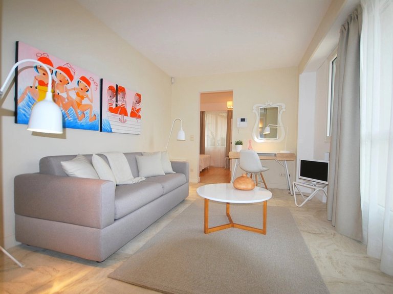Villa for Sale in Cannes, Cannes Area 10