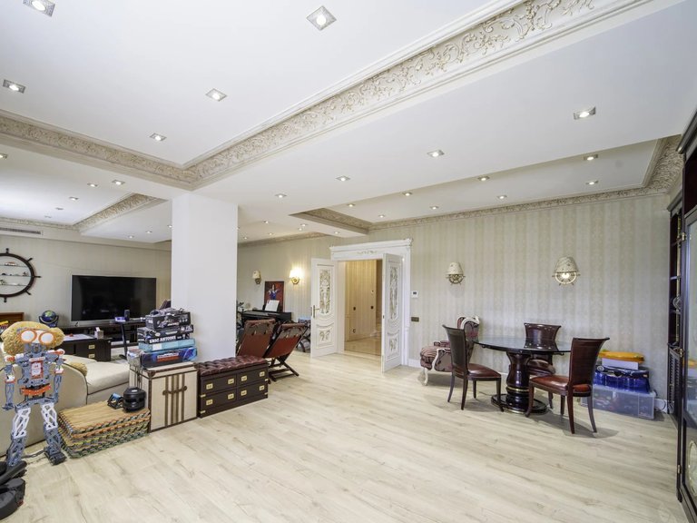 Villa for Sale in Cannes, Cannes Area 13