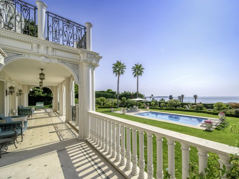 Villa for Sale in Cannes, Cannes Area 4