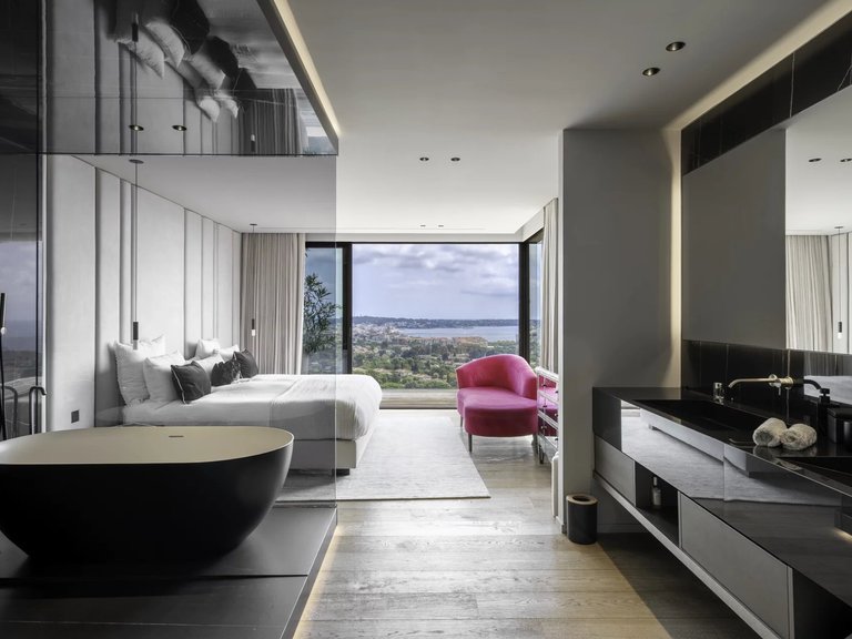 Villa for Sale in Le Golfe Juan, Cannes Area 14
