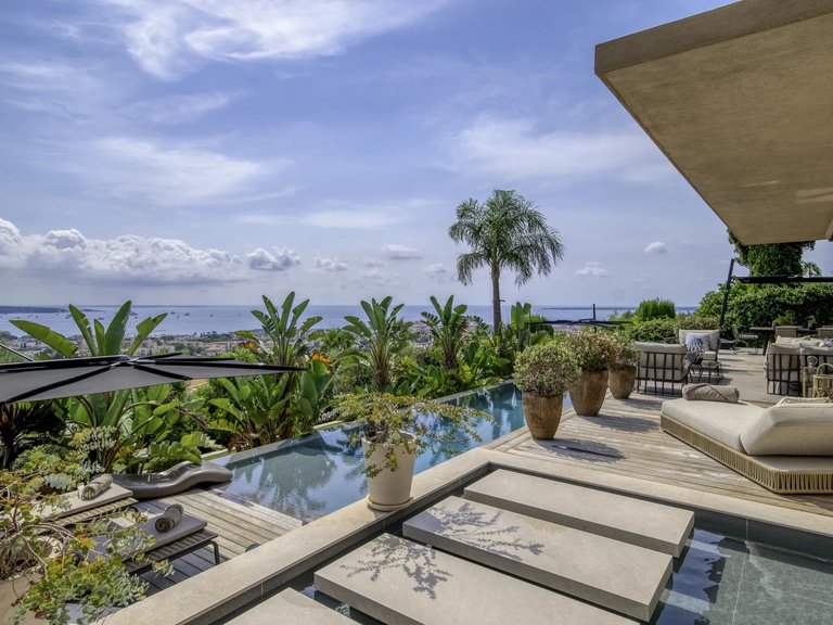 Villa for Sale in Le Golfe Juan, Cannes Area 4