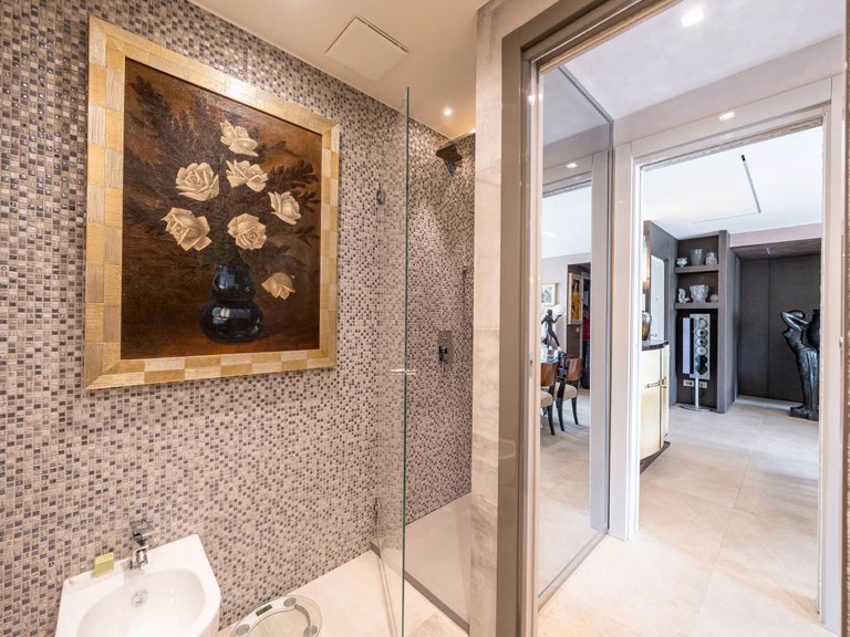 Apartment for Sale in Cannes, Cannes Area 12