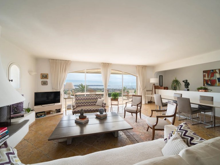 Villa for Sale in Le Golfe Juan, Antibes Area 8