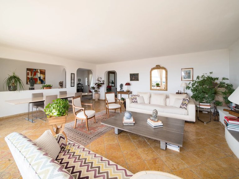 Villa for Sale in Le Golfe Juan, Antibes Area 9