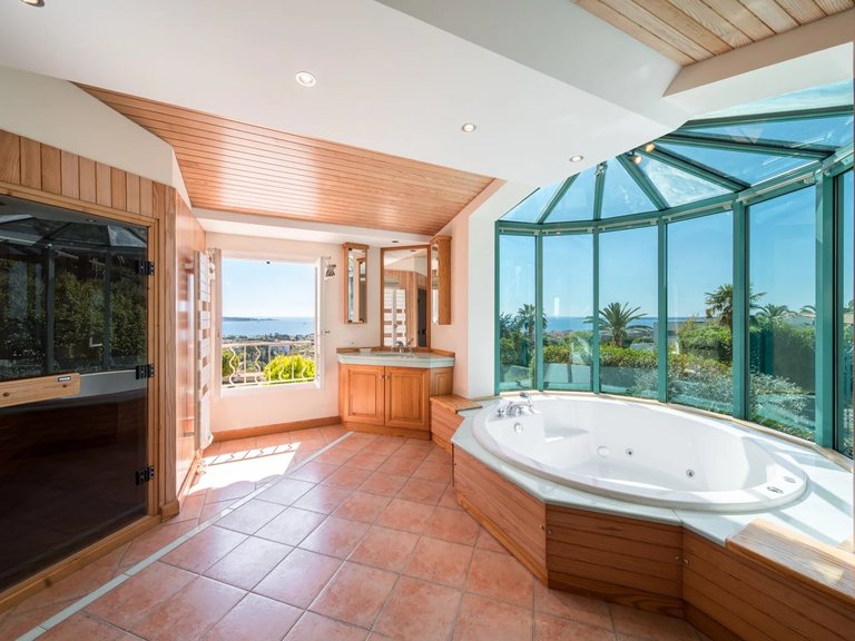 Villa for Sale in Le Golfe Juan, Antibes Area 11